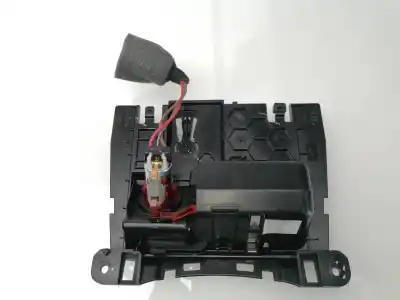 Автозапчастина б/у попільничка для audi a4 avant (8e) a4 avant 8e посилання на oem iam 8k0857965de  