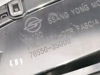 Автозапчастина б/у молдинг для ssangyong tivoli * посилання на oem iam 7655035000  