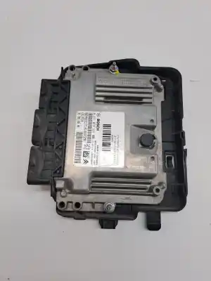 Pièce détachée automobile d'occasion CALCULATEUR MOTEUR ECU pour PEUGEOT 208  Références OEM IAM 9678818280  
