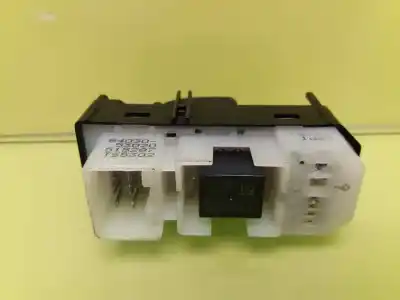 Second-hand car spare part right front power window switch for lexus is 200 (ds2/is2) d-cat oem iam references 8403053020  