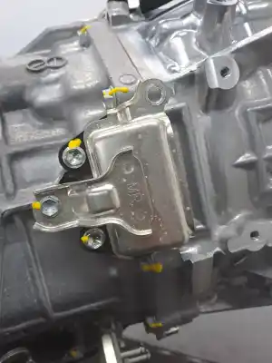 Автозапчастина б/у коробка передач для lexus is 300 (jce10) * посилання на oem iam 3092030030  
