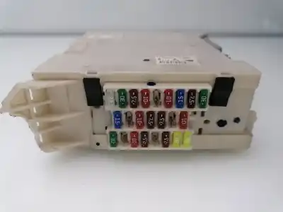 Second-hand car spare part fuse box unit for lexus is 200 (ds2/is2) d-cat oem iam references 8273053052  
