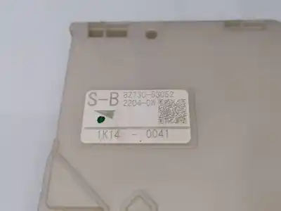Second-hand car spare part fuse box unit for lexus is 200 (ds2/is2) d-cat oem iam references 8273053052  