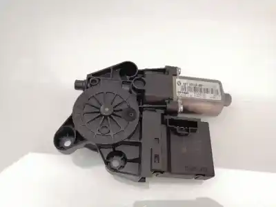 Recambio de automóvil de segunda mano de MOTOR ELEVALUNAS DELANTERO DERECHO para RENAULT MEGANE III SPORT TOURER  referencias OEM IAM 807301396R 912462200 916828200