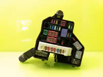 Second-hand car spare part fuse box unit for toyota yaris (ksp9/scp9/nlp9) 1.0 vvt-i oem iam references 826620d100  