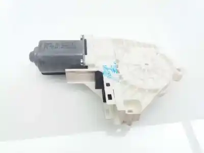 Pièce détachée automobile d'occasion MOTEUR LÈVE VITRE AVANT GAUCHE pour AUDI A4 AVANT (8E)  Références OEM IAM 8K0959801A  1101A66634110