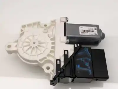 Автозапчасти б/у мотор заднего левого стекла за VOLKSWAGEN TIGUAN Sport 4Motion BMT ссылки OEM IAM 5N0959703F  A68356110