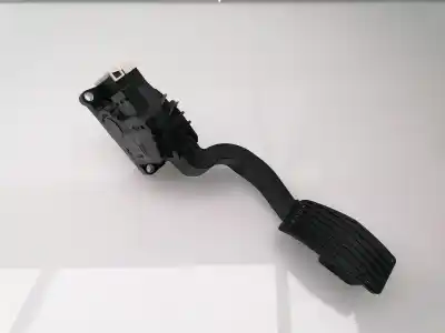Second-hand car spare part accelerator pedal for opel corsa e 1.3 16v cdti oem iam references 13305804