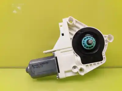 Pièce détachée automobile d'occasion MOTEUR LÈVE VITRE AVANT GAUCHE pour AUDI A4 BERLINA (8E)  Références OEM IAM 8K0959801A  