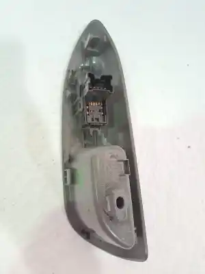 Pezzo di ricambio per auto di seconda mano comando alzacristalli posteriori destro per nissan juke (f15) 1.6 16v cat riferimenti oem iam 829601ka0a  