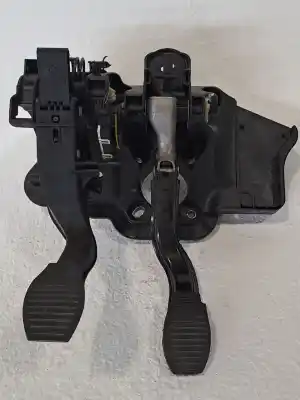 Pièce détachée automobile d'occasion PÉDALE D'EMBRAYAGE pour FIAT GRANDE PUNTO (199)  Références OEM IAM 77364977 77364976 77366184
