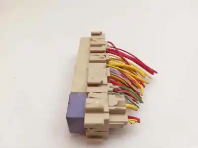 Pezzo di ricambio per auto di seconda mano scatola relè/fusibili per renault clio iii pack dynamique riferimenti oem iam 8200241944  
