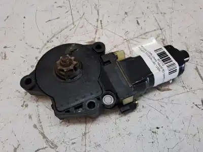 Pièce détachée automobile d'occasion MOTEUR LÈVE VITRE ARRIÈRE DROITE pour HYUNDAI TUCSON (JM)  Références OEM IAM 834602E000  