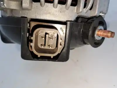 Pezzo di ricambio per auto di seconda mano alternatore per toyota corolla (e12) 2.0 d-4d linea luna berlina riferimenti oem iam 2706027090  