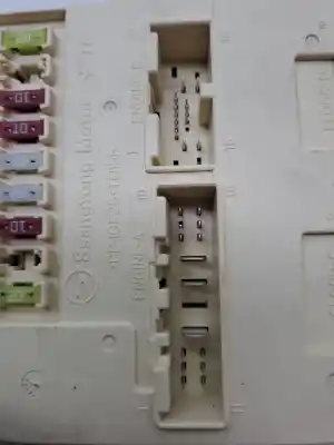 Pezzo di ricambio per auto di seconda mano scatola di preriscaldamento per ssangyong tivoli * riferimenti oem iam 8215035032  