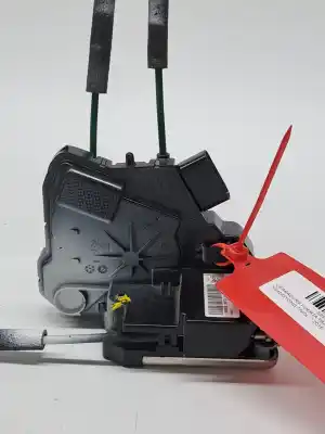 Second-hand car spare part rear right door lock for ssangyong tivoli * oem iam references 7132035001  