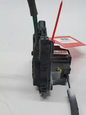 Second-hand car spare part rear right door lock for ssangyong tivoli * oem iam references 7132035001  