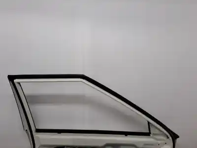Автозапчастина б/у передні ліві двері для ssangyong tivoli * посилання на oem iam 6201135004  