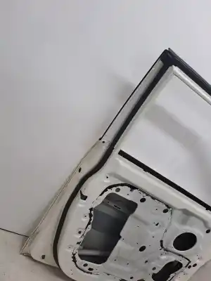 Автозапчастина б/у передні ліві двері для ssangyong tivoli * посилання на oem iam 6201135004  