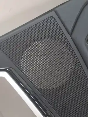 Автозапчастина б/у обликка задніх правіх дверей для ssangyong tivoli * посилання на oem iam 732ar35000lbh  