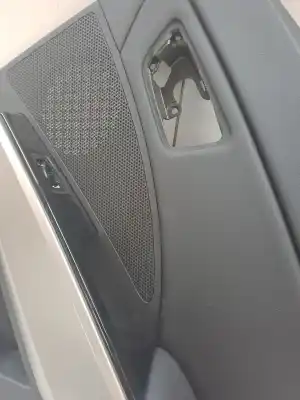 Автозапчастина б/у обликка задніх правіх дверей для ssangyong tivoli * посилання на oem iam 732ar35000lbh  