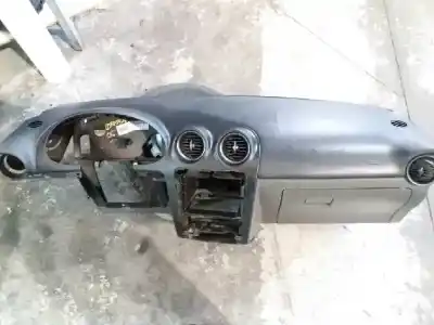 Peça sobressalente para automóvel em segunda mão TABLIER por SEAT CORDOBA BERLINA (6K2)  Referências OEM IAM 6L1857003LFKZ  6L1857003M