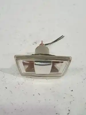 Pezzo di ricambio per auto di seconda mano LAMPADA LATERALE SINISTRA per OPEL MERIVA B  Riferimenti OEM IAM 13497989  
