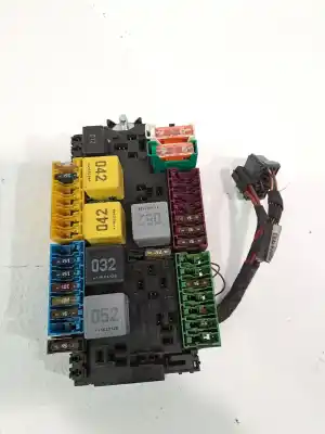 Gebrauchtes Autoersatzteil RELAIS SICHERUNGSKASTEN Multifunktionsrelais zum MERCEDES-BENZ VITO TOURER (447)  OEM-IAM-Referenzen A2469067100  