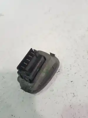 Second-hand car spare part right front power window switch for renault scenic (ja..) 1.9 dci authentique oem iam references 7700836267  