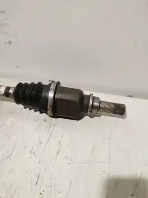 Second-hand car spare part front left transmission for renault clio ii fase ii (b/cb0) 1.2 oem iam references 8200499585  8200499585