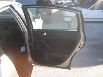 Автозапчастина б/у ДВЕРІ ЗАДНІ ПРАВІ для VOLKSWAGEN PASSAT B5.5 VARIANT (3B6)  Посилання на OEM IAM 3B5833052AB  