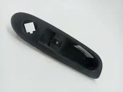 Автозапчастина б/у ПЕРЕДНІЙ ПРАВИЙ ВІКОННИЙ Вимикач для RENAULT CLIO II FASE I (B/CBO)  Посилання на OEM IAM 8200084005  