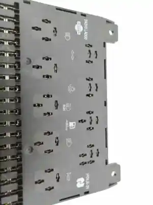 Recambio de automóvil de segunda mano de caja reles / fusibles para nissan qashqai (j10) acenta referencias oem iam 24310la300  
