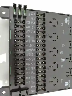 Recambio de automóvil de segunda mano de caja reles / fusibles para nissan qashqai (j10) acenta referencias oem iam 24310la300  