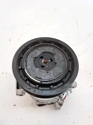 Автозапчастина б/у КОМПРЕСОР КОНДИЦИОНЕРА для RENAULT SCENIC III  Посилання на OEM IAM 7711497392 926000994R 8200939386