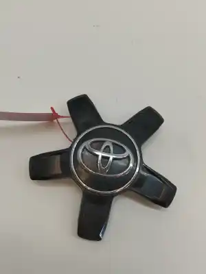 Pièce détachée automobile d'occasion CAPUCHONS DE MOYEUX pour TOYOTA C-HR Hybrid Active Références OEM IAM 42603YY300  
