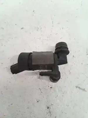 İkinci el araba yedek parçası TEMIZ POMPA için FORD TRANSIT COURIER  OEM IAM referansları 2205506  BV6117K624BC