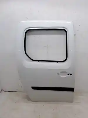 Recambio de automóvil de segunda mano de PUERTA LATERAL CORREDERA DERECHA para RENAULT KANGOO 1.5 dCi Diesel FAP referencias OEM IAM 821003122R  