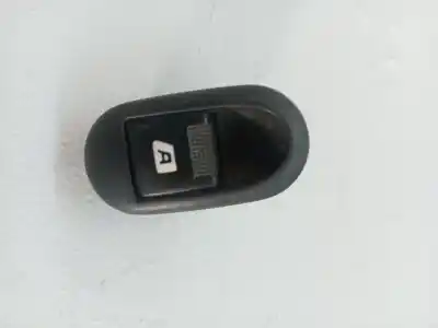 Peça sobressalente para automóvel em segunda mão BOTÃO / INTERRUPTOR ELEVADOR VIDRO DIANTEIRO DIREITO por CITROEN C2 (JM_) 1.4 Referências OEM IAM 6554L7  