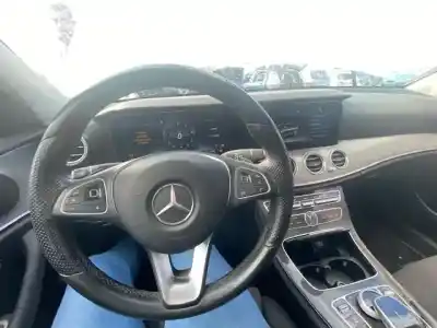 Second-hand car spare part dashboard for mercedes-benz clase e lim. (w213) e 220 d (213.004) 194 cv / 143 kw oem iam references a2135403742