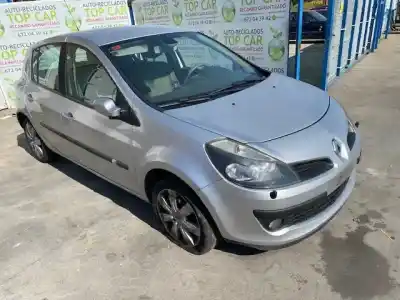 Second-hand car spare part right headlight for renault clio iii confort dynamique oem iam references 8200626747