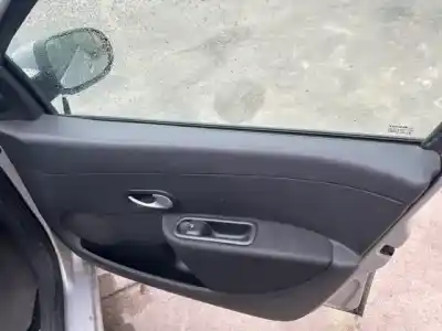 Second-hand car spare part right front door trim for renault clio iii pack authentique oem iam references 