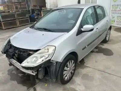 Second-hand car spare part left front door for renault clio iii pack authentique oem iam references 