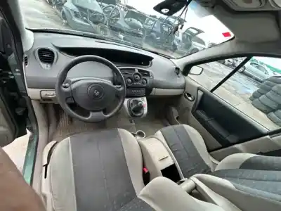 Peça sobressalente para automóvel em segunda mão sistema de áudio / rádio cd por renault scenic ii confort authentique 82 cv / 60 kw referências oem iam 