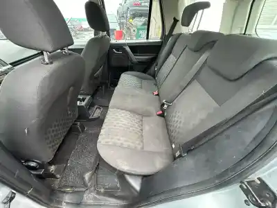 Piesă de schimb auto la mâna a doua scaunul din spate parte din mijloc centru pentru land rover freelander (lr2) td4 e referințe oem iam 