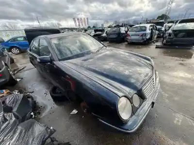 Pièce détachée automobile d'occasion MOTEUR COMPLET pour MERCEDES-BENZ CLASE E (W210) BERLINA DIESEL  Références OEM IAM 613961  