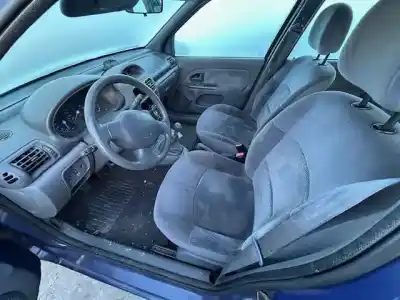 Автозапчасти б/у передний левый ремень безопасности за renault clio ii fase i (b/cbo) 1.4 alize 75 cv / 55 kw ссылки oem iam 