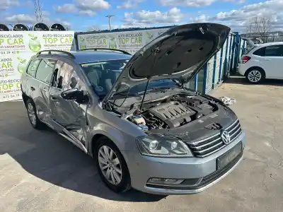Автозапчасти б/у переднее правое крыло за volkswagen passat b7 variant (365) 2.0 tdi ссылки oem iam 