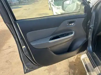 Автозапчастина б/у оббірка передніх дверей ліва для MITSUBISHI L 200 Top Doppelkabine 4WD 181 CV / 133 KW Посилання на OEM IAM   