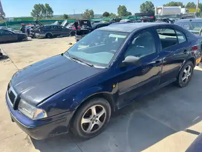 Recambio de automóvil de segunda mano de PARAGOLPES DELANTERO para SKODA OCTAVIA BERLINA (1U2)  referencias OEM IAM   